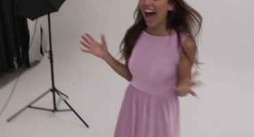 Ova fantastična haljina mijenja boje