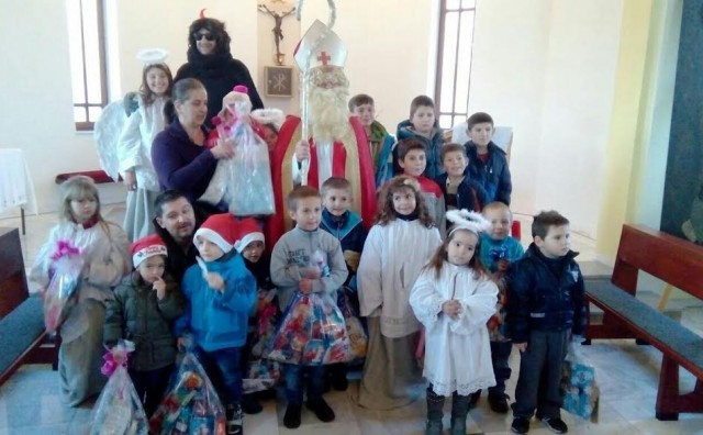 Sveti Nikola obradovao djecu Drvara i Bos. Grahova