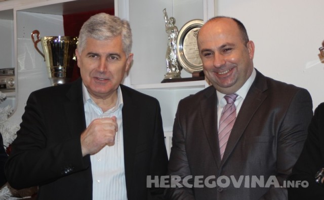 božićni domjenak hšk zrinjski