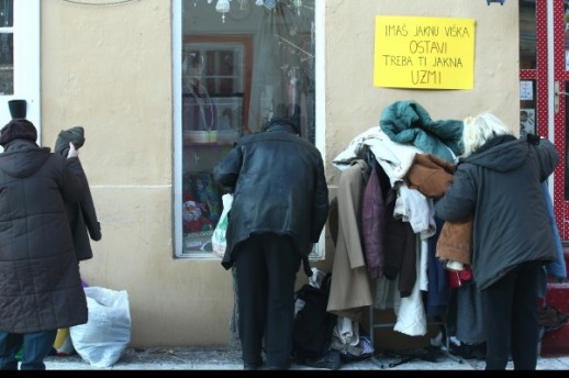 Mostarke pokrenule akciju ‘Imaš jaknu viška OSTAVI, treba ti jakna UZMI’!