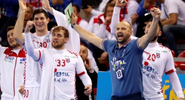 Fra Karlo Lovrić: Kauboji u Francuskoj