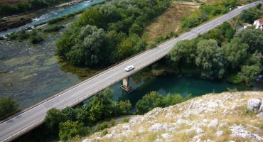 Hercegovinu ne čine samo kamen i krš, tu su i plodna područja bogata vodom, rijekama, umjetnim i prirodnim jezerima