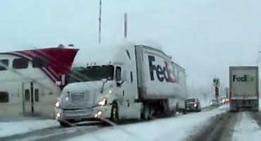 Kamera zabilježila stravičan sudar vlaka i kamiona