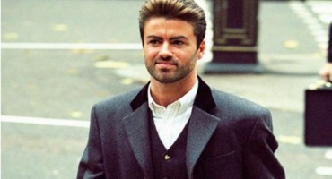 Zašto toliko ljudi žali za slavnima koje nikada nisu sreli