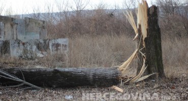 Mostar: Da li je riječ o pokušaju krađe prosudite sami!