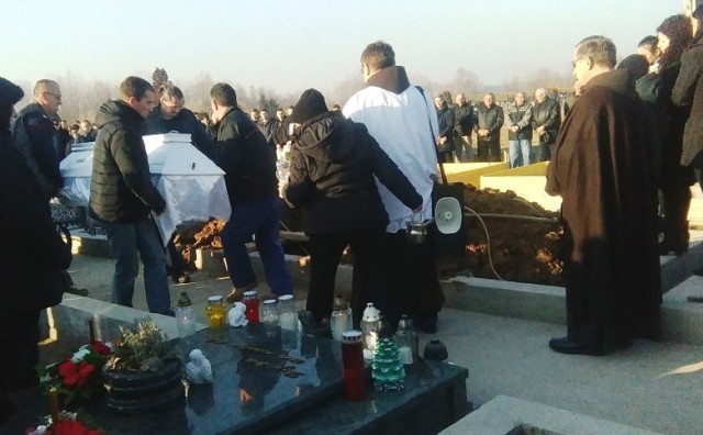 Posavina u suzama: Neraskidivo prijateljstvo djevojaka završilo tragedijom i zajedničkom smrću 