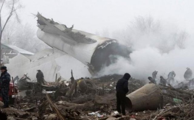 Turski zrakoplov pao u naselje, pogunulo 37 osoba
