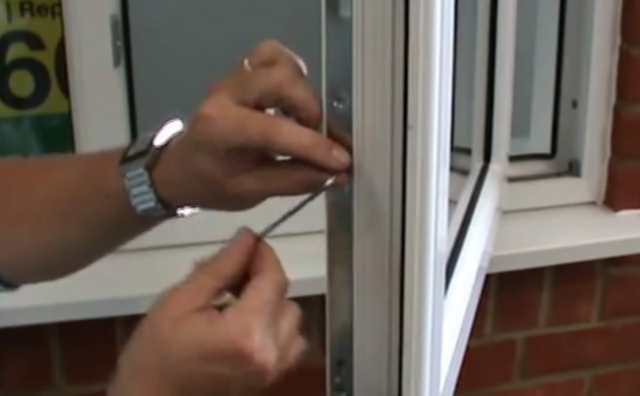 Jeste li znali da PVC prozori imaju zimski i ljetni položaj? Evo kako ih namjestiti da vam ne bude hladno