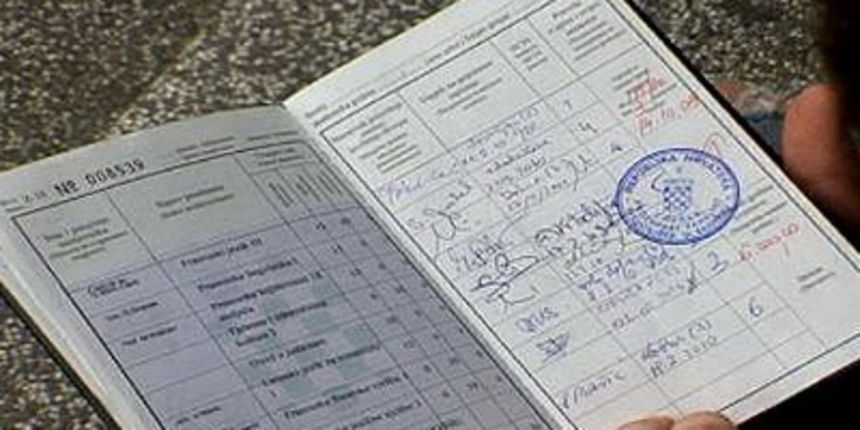 Student koji će pasti godinu traži savjet: 'Zapalio sam pljugu previše, otvorio knjigu premalo, faks vidio na slikama'