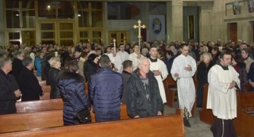 Službena Sveta misa za pobijene fratre i puk u crkvi sv. Petra i Pavla u Mostaru 