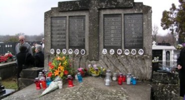 Najveća svatovska tragedija u Hercegovini: Majka je otišla dovesti oca iz plamenih svatova, ali se nije vratila - 09.02.2018