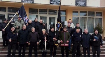 HOS-ov pozdrav Za dom – spremni je legalan 