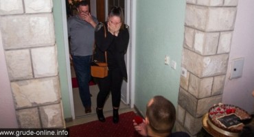 Romantični Hercegovac na originalan način zaprosio djevojku 