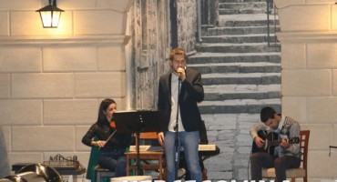 Poslušajte kako zvuči himna HŠK Zrinjski u izvedbi glazbene skupine Veritas