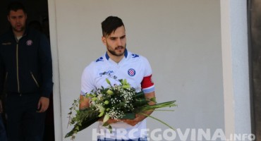 Kapetan Hajduka položio cvijeće na spomen ploču  Andriji Ankoviću