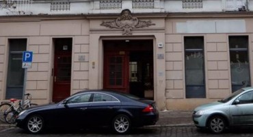 460 policajaca upalo u džamiju u Berlinu