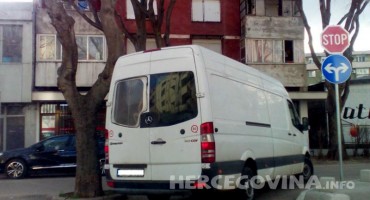 Mostar: Prometne znakove izgleda samo rijetki poštuju