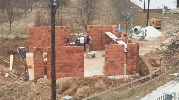 Među hrvatskim kućama počeli graditi džamiju bez ijedne dozvole