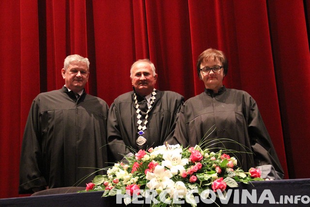 Mostar: Dodijeljeno 270 diploma Fakulteta zdravstvenih studija u Mostaru