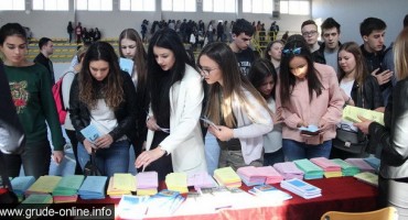 U Grudama održana smotra Mostarskog sveučilišta za buduće studente iz ŽZH