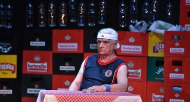 Mrtve ribe plivaju na leđima, HNK Mostar