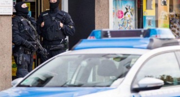 Hitno zatvoren tržni centar u Njemačkoj zbog prijetnje terorističkom napadom