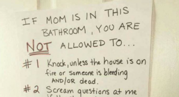 Djeca joj nisu 'dala mira' dok je išla u WC, pa im postavila pravila koja su postala pravi hit