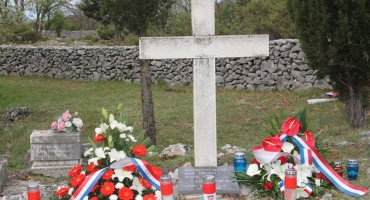 Radošić: Održana komemeracija i sjećanje na žrtve komunstičkog zločina