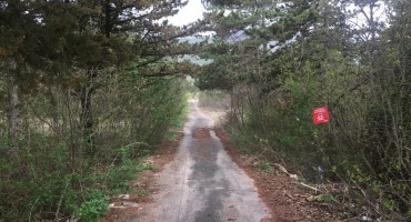 Mladi čim padne sumrak, ulaze u minsko polje i riskiraju živote kako bi se seksali