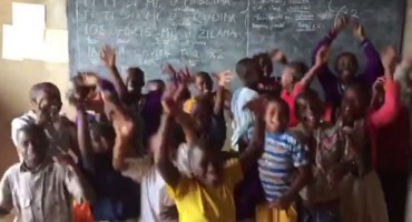 Hit na internetu: Djeca iz sirotišta u Africi pjevaju pjesmu Dine Dvornika