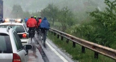 Unatoč snježnom nevremenu, biciklistička karavana Mostar- Vukovar stigla u Žepče