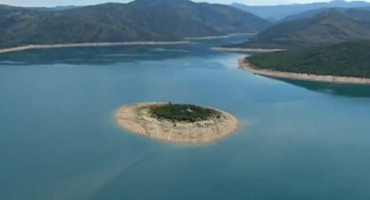 Trebinjac ulovio soma od 85 kilograma na Bilećkom jezeru