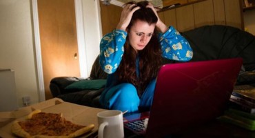 Ukoliko na Facebooku odete na profil bivšeg momka, očekujte da vam desi ovo