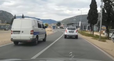 Bahata vožnja policije po Mostaru