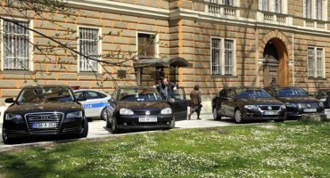 Predsjedništvo BiH tražilo Škodu Superb za prijevoz djece