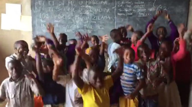 Hit na internetu: Djeca iz sirotišta u Africi pjevaju pjesmu Dine Dvornika