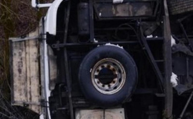 Mostar:Kamion se prevrnuo na drugo vozilo,vozač teško ozlijeđen