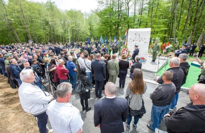 Otkriven spomenik Velebitskim junacima