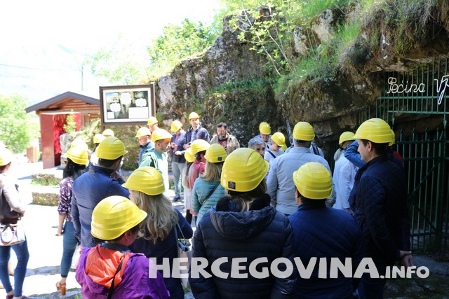 FPMOZ: Sudionici Likovne kolonije Krešimir Ledić posjetili špilju Vjetrenicu