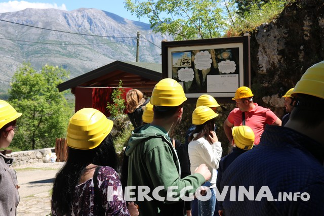 FPMOZ: Sudionici Likovne kolonije Krešimir Ledić posjetili špilju Vjetrenicu