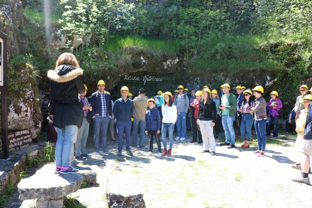FPMOZ: Sudionici Likovne kolonije Krešimir Ledić posjetili špilju Vjetrenicu