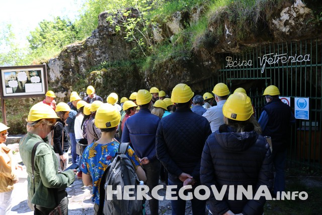 FPMOZ: Sudionici Likovne kolonije Krešimir Ledić posjetili špilju Vjetrenicu
