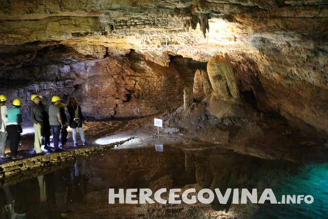 FPMOZ: Sudionici Likovne kolonije Krešimir Ledić posjetili špilju Vjetrenicu