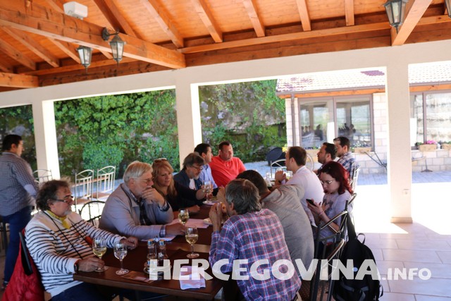 FPMOZ: Sudionici Likovne kolonije Krešimir Ledić posjetili špilju Vjetrenicu