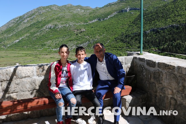 FPMOZ: Sudionici Likovne kolonije Krešimir Ledić posjetili špilju Vjetrenicu