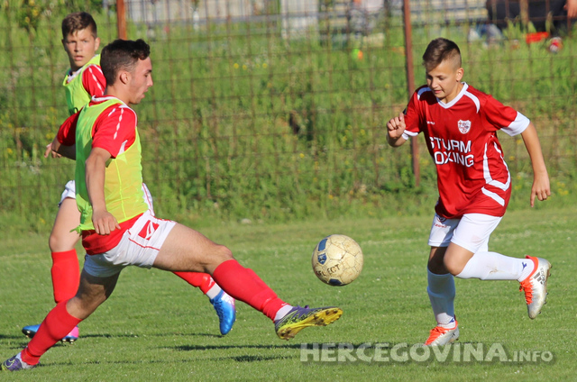 Pioniri Veleža ponovo uvjerljivi, predpioniri Blagaja preokretom do pobjede nad Veležom