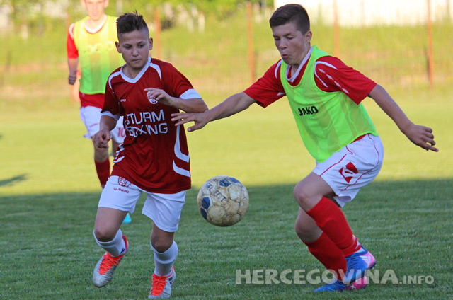 Pioniri Veleža ponovo uvjerljivi, predpioniri Blagaja preokretom do pobjede nad Veležom