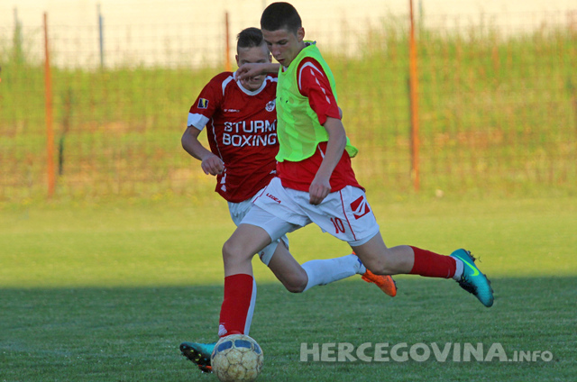 Pioniri Veleža ponovo uvjerljivi, predpioniri Blagaja preokretom do pobjede nad Veležom