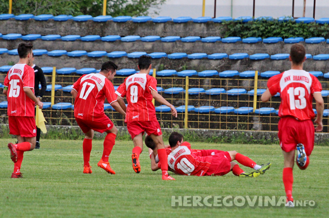Sjajni nogometaši Branitelja deklasirali Klis za devetu pobjedu u nizu