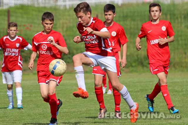 Pioniri Veleža ponovo uvjerljivi, predpioniri Blagaja preokretom do pobjede nad Veležom